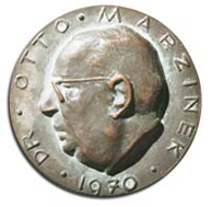 Dr. Otto Marzinek (1912–1986): Medaille 1970 von Josef Remenyi (1887–1977) auf den Kölner Richter, enthusiastischen Medaillensammler, das Gründungsmitglied und bis zu seinem Tod Vorsitzenden der Deutschen Medaillengesellschaft